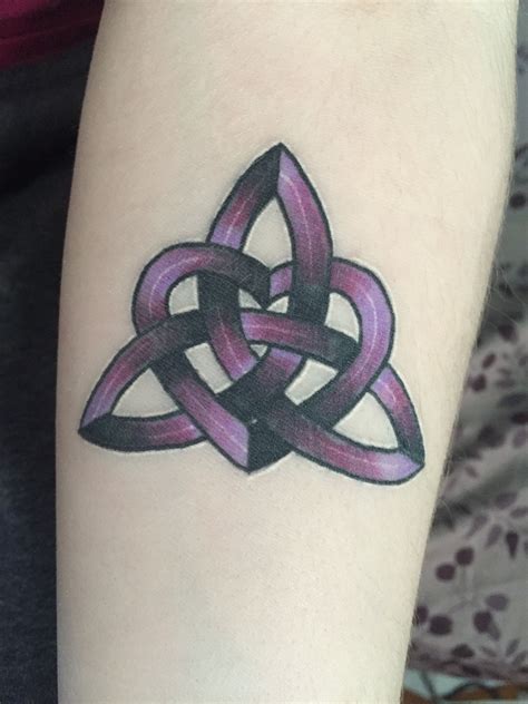 Irish sister tattoo. 12. “Blue representing hereditary angioedema and dysautonomia. Purple representing SMAS, fibromyalgia and thyroid cancer. Green representing gastroparesis. It’s for me to remember never giving up. I want to do … 