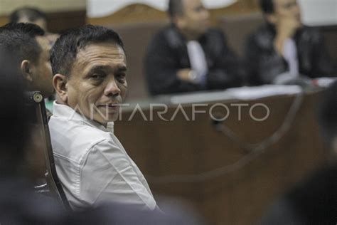 Irwandi yusuf biography of michael