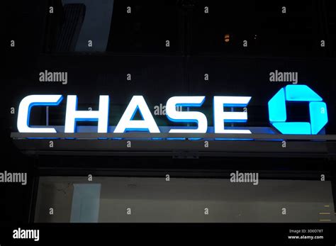Is Chase Bank Open Today