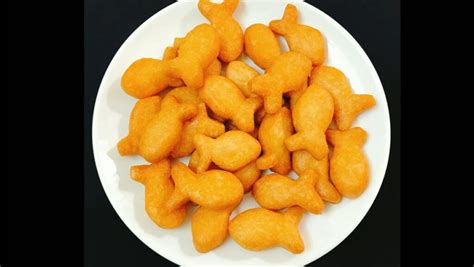 Is Extra Cheddar goldfish bad for dogs? - Easy Dog Food Recipes