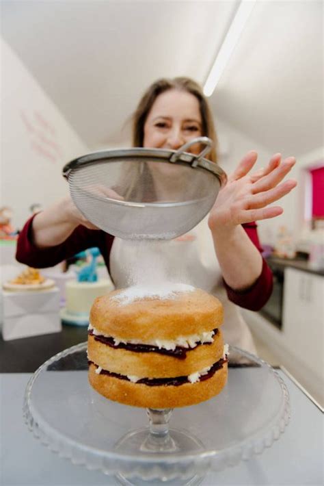 Is baking good for your mental health? - Julie Rogerson Cake ...