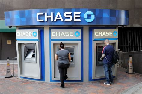 Is chase bank a good bank. Nov. 5, 2023. The reasons vary, but the scene that plays out is almost always the same. Bank customers get a letter in the mail saying their institution is closing all of their checking and ... 