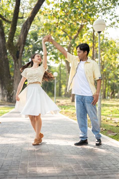 Is dancing a form of flirting
