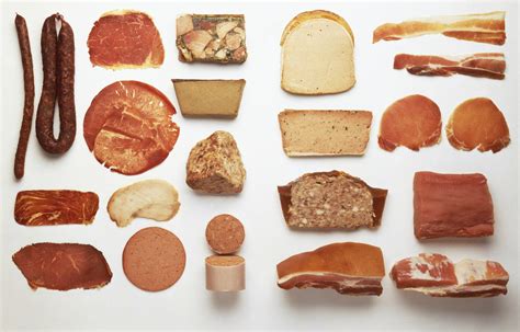 Is deli meat processed. Jan 3, 2023 ... The preservatives, most commonly used to cure and to colour processed deli meats and sausages, had been linked to bowel cancer in a number of ... 