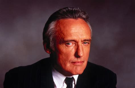 Is dennis hopper related to william hopper