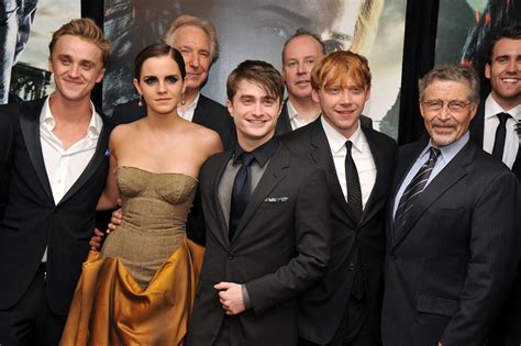 Jun 25, 2019 ... Leaky poured over the parallels between Rowling's Harry Potter storyline and the new series, comparing the impact of the cliffhangers, the .... 