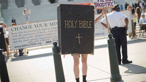 Is hobby lobby homophobic. With that crucial determination, the judges unanimously concluded that Hobby Lobby Stores Inc. violated the law in Illinois by denying a transgender woman employee access to its women’s... 