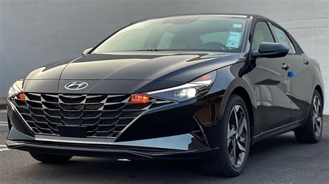 Is hyundai elantra a good car. When it comes to daily driving duty, the Hyundai Elantra is a pragmatic choice thanks to its competitive fuel economy, abundance of standard safety tech, and available creature … 