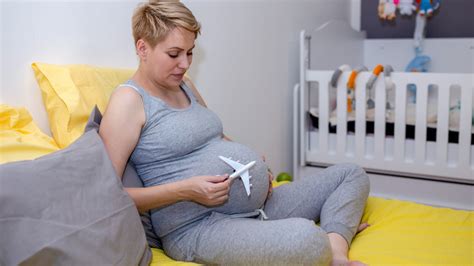 Is it bad to fly while pregnant