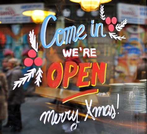 Applebee's: Select restaurants nationwide will be open on Christmas Day but hours may be reduced. Bar Louie: Open from 4 p.m. to 2 a.m. Baskin-Robbins. Benihana.