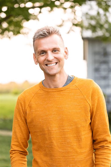 Gay lifestyle influencers. Kaleb Wyse is the nicest guy in the world. He cooks, he decorates, he cans veggies, he gardens--all from his boyhood home on an Iowa farm, …