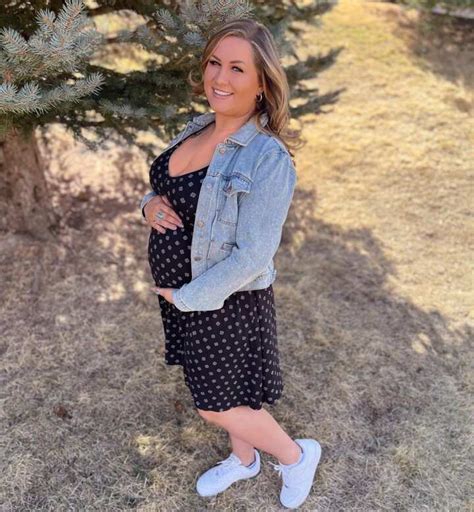Is kendall rae pregnant. Speculation that Kendall is pregnant with baby No. 1 began to swirl when a producer asked how her pregnancy was going during a teaser clip featured at the end of the June 8 episode. 