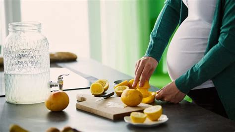 Is lemon good for you when pregnant