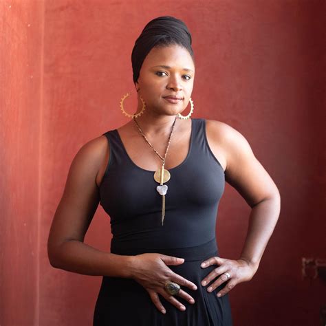 Is lizz wright married