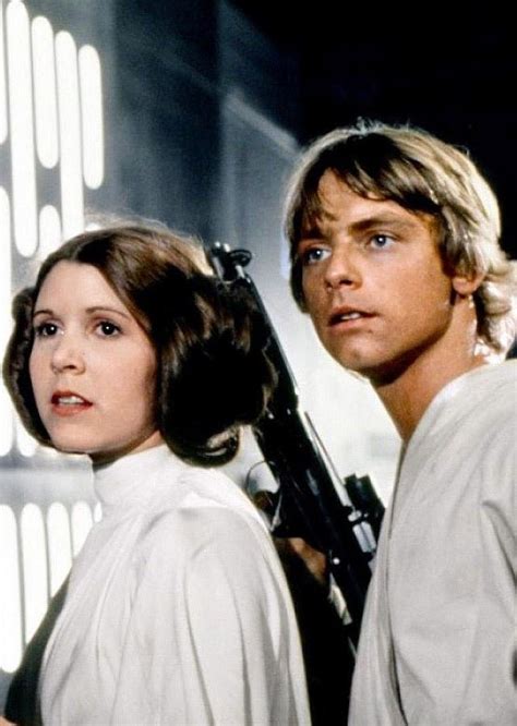 Is princess leia twins with Luke Skywalker? - Answers