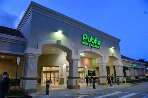 Is publix open on july 4th 2023. While the Fourth of July is a great holiday to fire up the grill and make some burgers, vegetables, and hot dogs, it’s also totally understandable if you’d rather celebrate Independence Day by going out … 