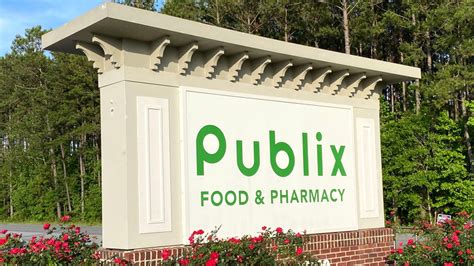 Is publix open on new year. Publix stores will be open until 7 p.m. on Christmas Eve 2022, but will remain closed on Christmas Day. In fact, Publix stores have closed on Christmas Day throughout the company’s 90+ year history. 