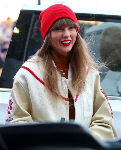 Is taylor swift in buffalo. Jan 21, 2024 · It’s a big night in Buffalo as the Bills host the Kansas City Chiefs for a sure-to-be fantastic playoff game between the AFC rivals. As expected, 12-time Grammy winner Taylor Swift is in ... 