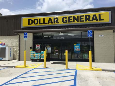 Dollar General Corporation owns Dollar General stores, as of 2014. The chain of more than 10,000 stores in 40 U.S. states has its headquarters in Goodlettsville, Tennessee. The sto.... 