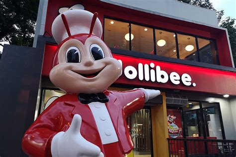 You will soon be able to enjoy adobo rice and spaghetti in Seattle, with Jollibee opening its first location in the city in 2024.