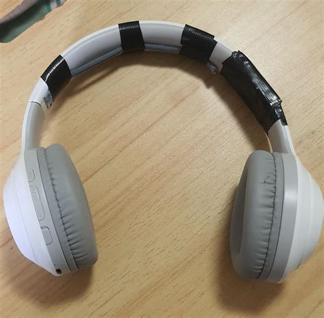 Is there anyway to make headphones "tighter" on head?