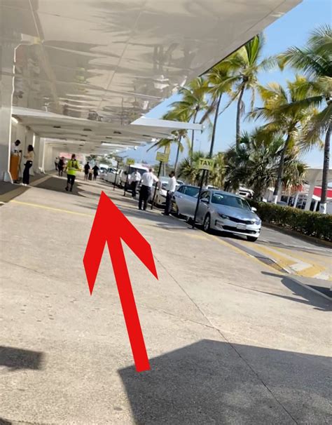 Is there uber in puerto rico. But if you are picked up and dropped off away from their view, you'll be ok. 2. Re: Uber vs Taxi?? Uber= cheap, safe (you know drivers info and can track by gps), clean cars, convenient payment. Taxi=expensive, beat down taxis, not very pleasant drivers, need exact change to pay. 3. 