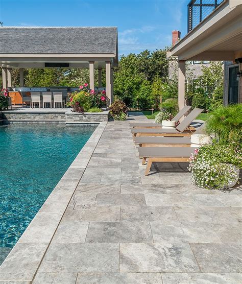 Is travertine back in style