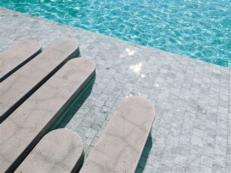 Is travertine slippery when wet