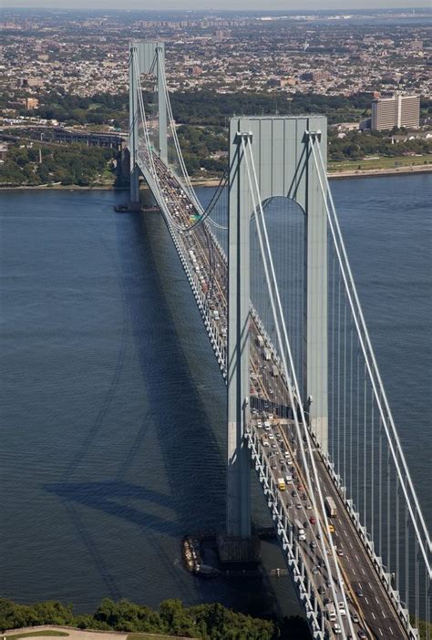 STATEN ISLAND, N.Y. — The upper level of the Verrazzano-Narrows Bridge, Staten Island bound, is closed due to high winds during the Friday morning rush hour, according to Notify NYC.. 