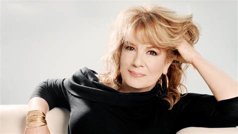 Is vikki carr still alive