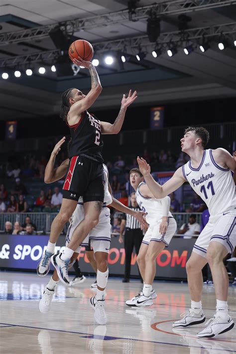 Isaacs banks in go-ahead shot with 0.8 seconds left and Texas Tech beats UNI in Battle 4 Atlantis