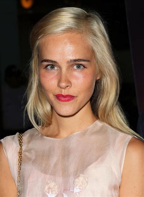 Isabel Lucas - Wikipedia