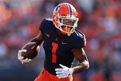 Isaiah Williams has an "it" factor, an "aura." He's been "with it" since he was in kindergarten. The QB-turned-WR is driven to succeed by "the village".... 
