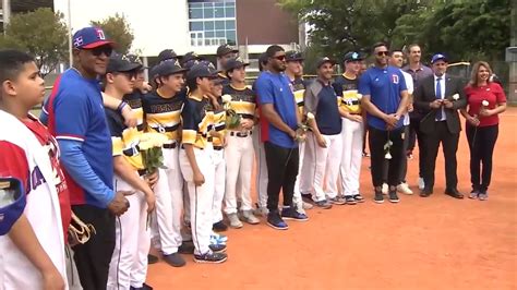 Israel, Dominican Republic rival baseball teams come together to spread message of unity