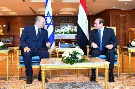 Israel, Palestinians meet in Egypt to ease tensions