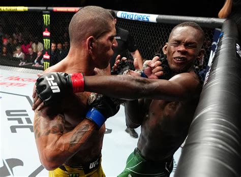 Israel Adesanya knocks out Alex Pereira in UFC title rematch