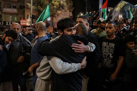 Israel and Hamas complete second hostage-prisoner exchange