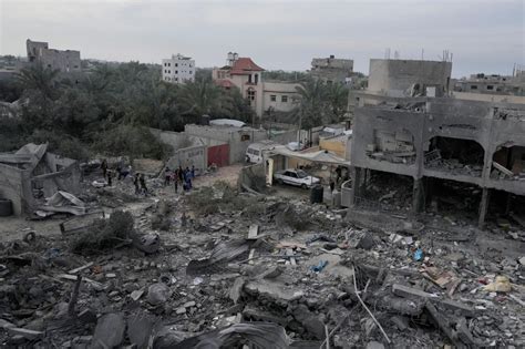 Israel battles in Gaza’s main cities, with civilians trapped in the fighting