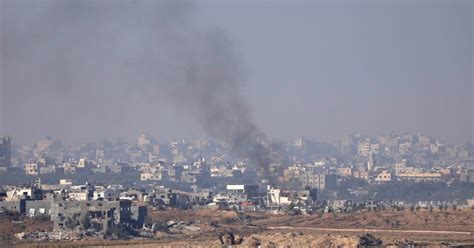 Israel steps up pounding of Gaza after collapse of truce