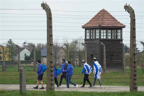 Israeli Holocaust memorial criticizes deal with Poland