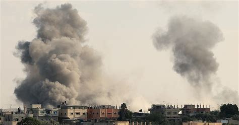 Israeli air strikes kill two Hamas ministers, IDF says