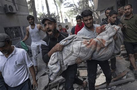 Israeli airstrike on hospital kills hundreds, ministry says