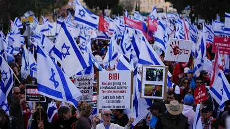 Israeli mass protests, strike ramp up pressure on Netanyahu