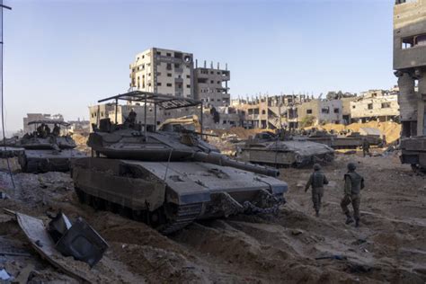 Israeli strikes pound Gaza City as ground forces battle Hamas near major hospital