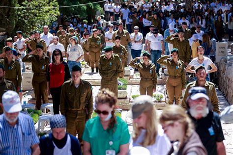 Israelis observe Memorial Day during persistent strife