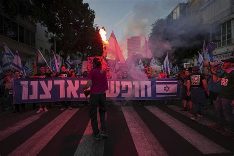 Israelis protest government’s plans to weaken Supreme Court amid talks for compromise