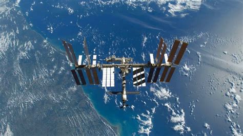 Iss live stream. NASA will provide live launch and docking coverage of the Roscosmos Progress 86 cargo spacecraft carrying about three tons of food, fuel, and supplies for the Expedition 70 crew aboard the International Space Station (ISS).. The unpiloted spacecraft is scheduled to launch at 4:25 a.m. EST on Friday, … 