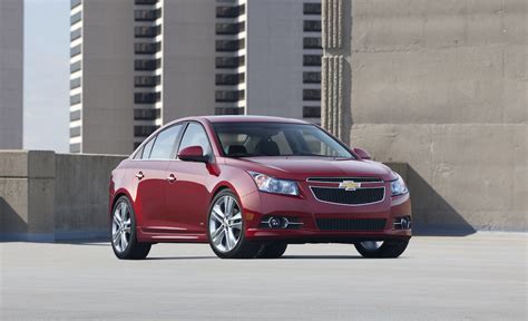 Issues with 2014 chevy cruze. 2014 Chevy Cruze Power loss issue! I have a 2014 Chevy Cruze has the 1.4L Turbo. 139,000 miles. It has recently had a oil leak, and would experience loss of power if you would drive 60-75 then slow down then try to accelerate it would lose power, throw a white cloud of smoke out the exhaust, then would go back to normal and drive fine. I ... 