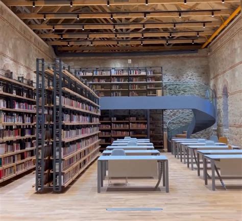 Istanbul modern kütüphanesi