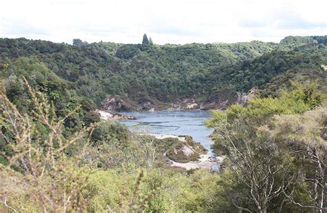 Isthmus Track: Lake Tarawera Scenic Reserve, Bay of …